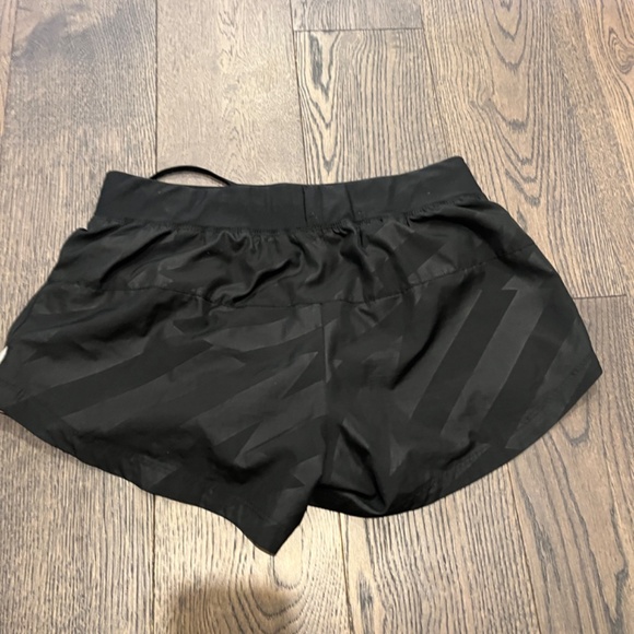 Nike dri fit athletic shorts - Picture 2 of 2